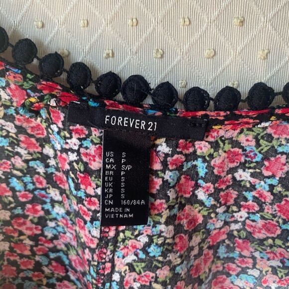 Forever 21 red floral spaghetti strap tank top - Picture 2 of 6